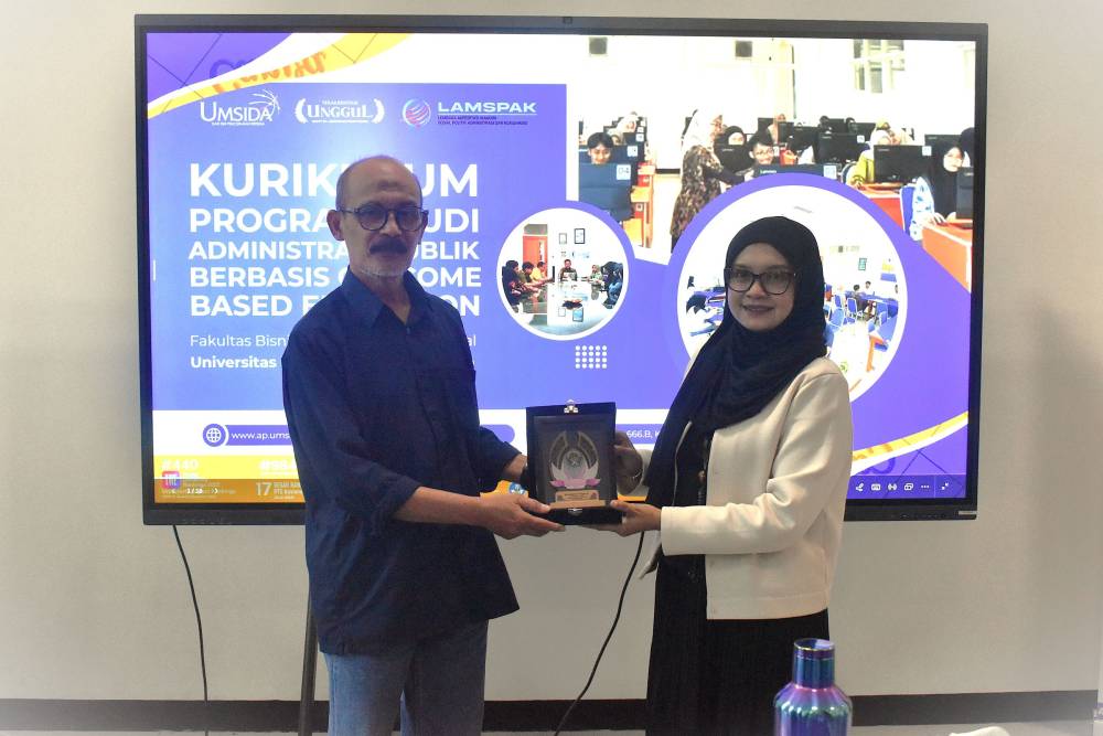 Benchmarking Kurikulum S1 Administrasi Publik FISIP Universitas Kadiri ke Universitas Muhammadiyah Sidoarjo