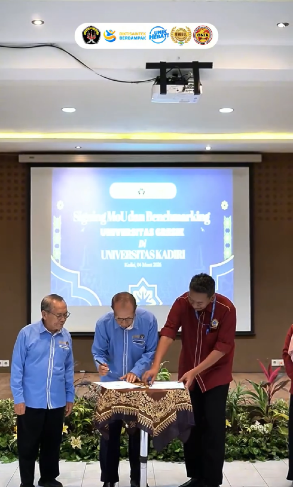 Universitas Kadiri Terima Kunjungan Universitas Gresik dalam Agenda Penandatanganan MoU dan Benchmarking
