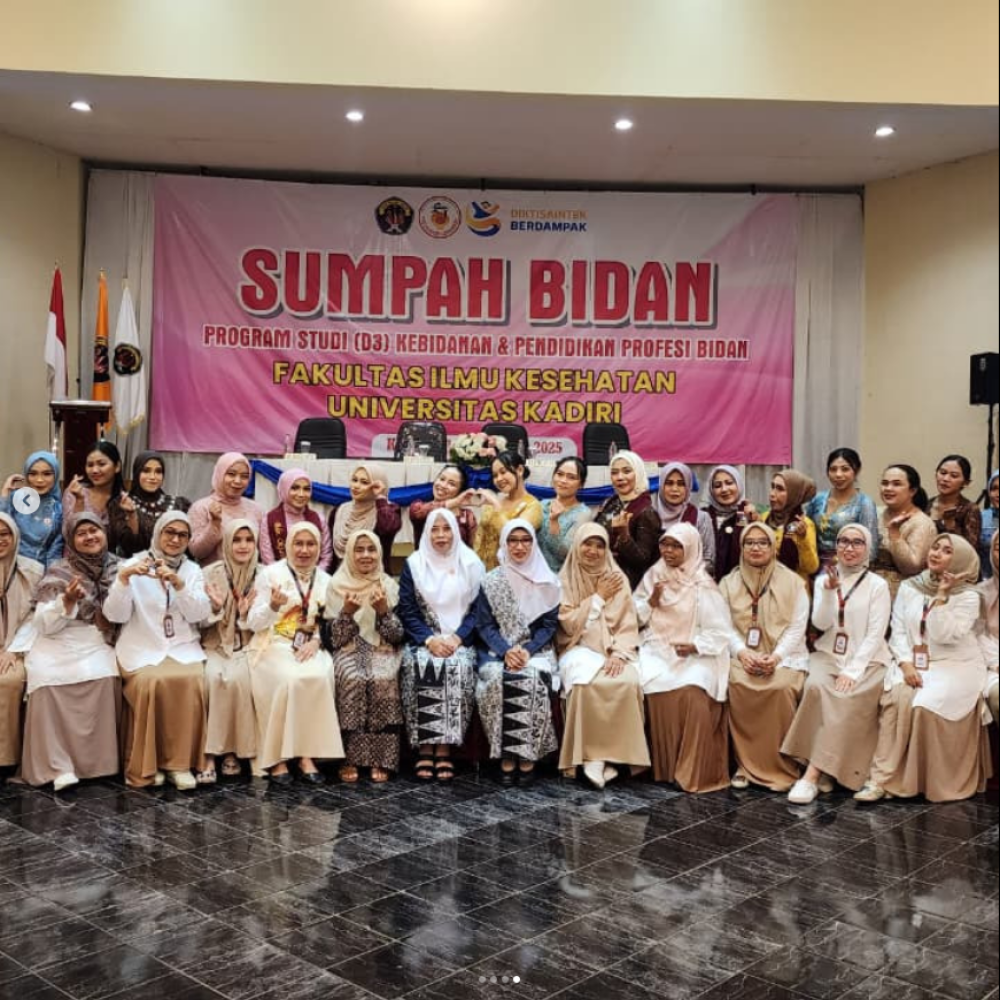 Sumpah Bidan 2025 Fakultas Ilmu Kesehatan Universitas Kadiri